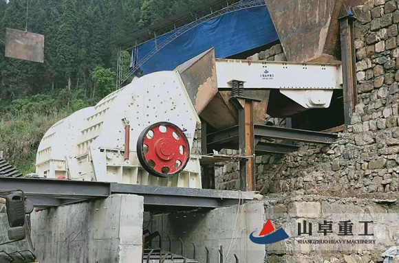錘式碎石機(jī)
