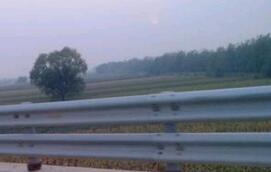 冷彎波形梁護(hù)欄1