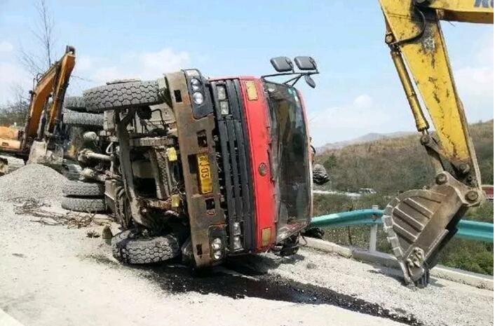 貨車事故現(xiàn)場圖