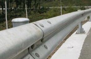 修護(hù)波形護(hù)欄