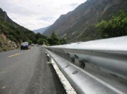 公路防撞護(hù)欄板