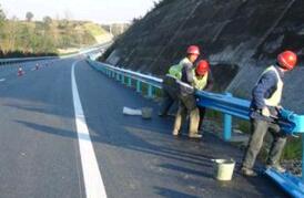 波形梁護(hù)欄安裝