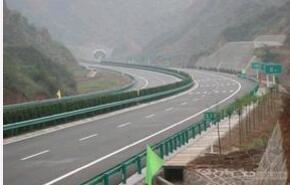 土基對(duì)波形梁護(hù)欄安全性能影響