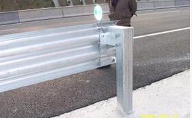 波形梁鋼護(hù)欄