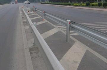 公路波形護(hù)欄板