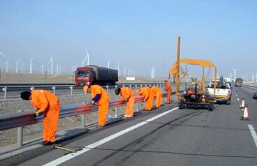 公路護(hù)欄保養(yǎng)維護(hù)