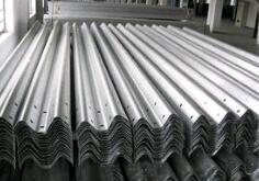 波形護(hù)欄板在日常生活的作用和標(biāo)準(zhǔn)