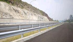 高速波形防撞護(hù)欄事故處理及產(chǎn)品介紹