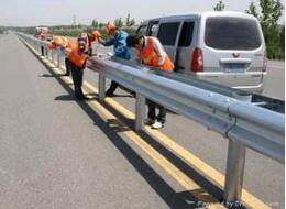 309國道隱患路段將設(shè)防撞護(hù)欄