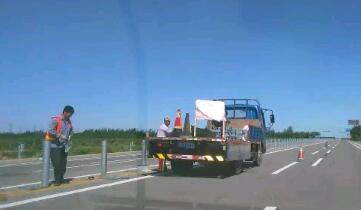 波形板護(hù)欄安裝工程