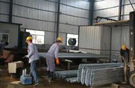 波形護欄板廠家淺談防眩設(shè)施連續(xù)設(shè)置注意事項