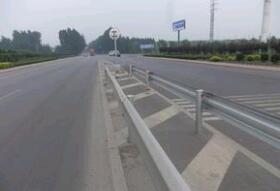 精恒波形護(hù)欄板廠家鼓勵(lì)民營企業(yè)參加高速建設(shè)