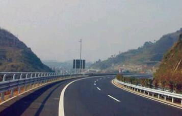 波形護(hù)欄板廠家曬各國高速公路收費(fèi)標(biāo)準(zhǔn)