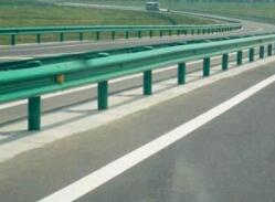 波形護(hù)欄板的質(zhì)量好也需要保養(yǎng)