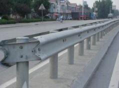 修建農(nóng)村公路安全生命防護工程