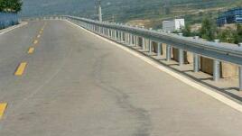 波形護欄板廠家分析高速公路事故頻發(fā)原因