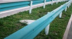 重慶精恒波形護(hù)欄板現(xiàn)貨定制