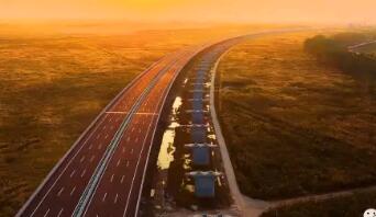 高速公路安裝波形護欄板