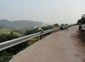 波形護(hù)欄板