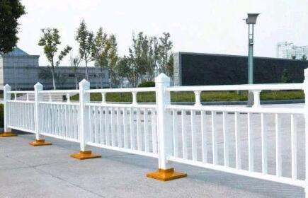 三波式護(hù)欄